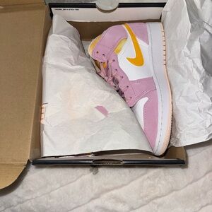 Air Jordan 1 Mid - Nike Arctic Punch and University Gold Sneakers